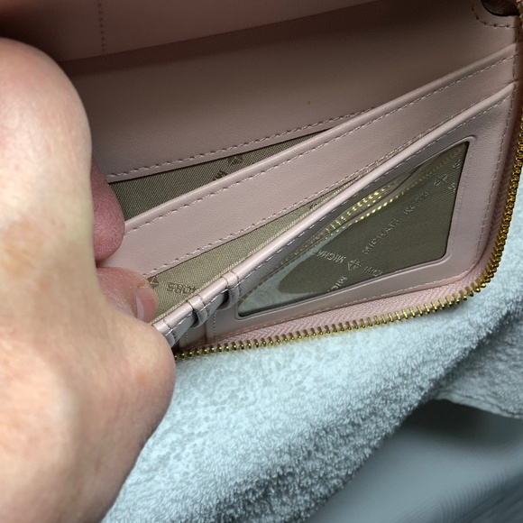 Michael Kors Jet Set Travel Large Pebbled Leather Wristlet - Picture 5 of 16